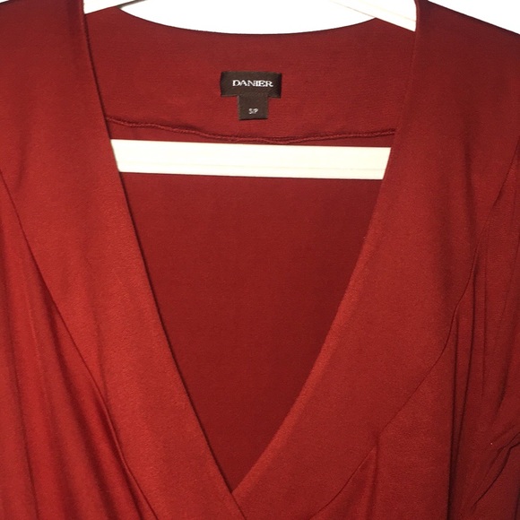 DANIER Red Deep-Cut Top 3/4 Sleeve Blouse - Picture 4 of 8